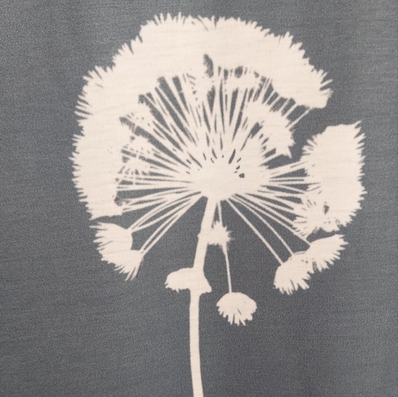Women's Size Large Graphic Top Dandelion - Picture 5 of 8